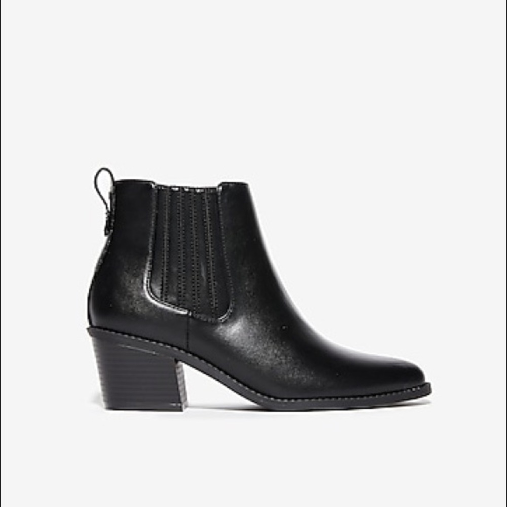 NWOT Express ankle boots
